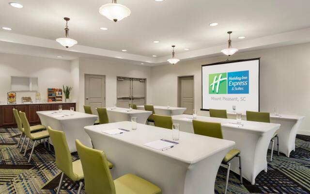 Holiday Inn Express & Suites Mt. Pleasant by IHG
