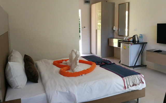 Chomphu Resort Khaolak