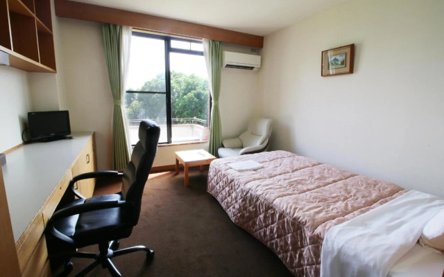 Kumozu Hotel & Conference