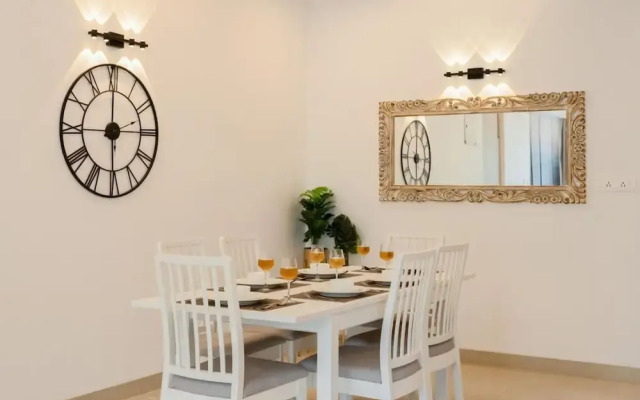 Spacious 3-br Apartment With Pool in Candolim
