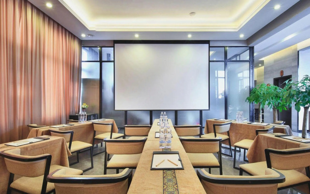 Wing Hotel Guilin - Central Square