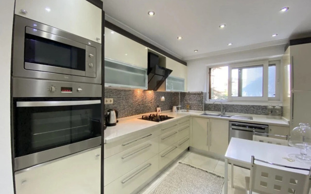 Missafir Stunning Flat with Terrace in Caddebostan