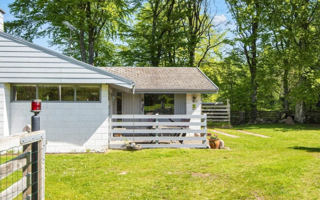Quaint Holiday Home near Glesborg with Roofed Terrace