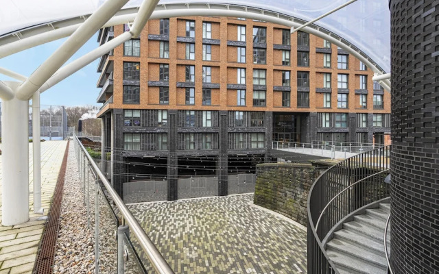 Designer Waterside Flat