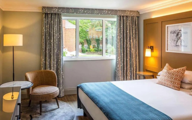 Mercure Farnham Bush Hotel
