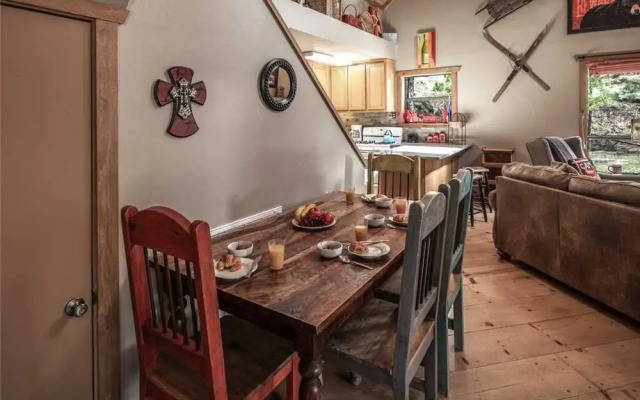 Riverside Dreams - Three Bedroom Cabin