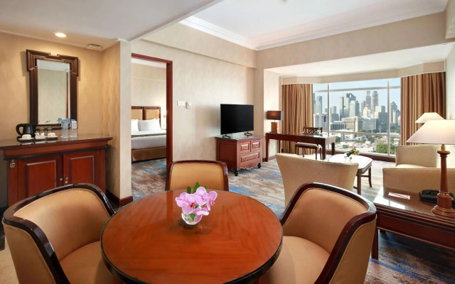 Lumire Hotel and Convention Center