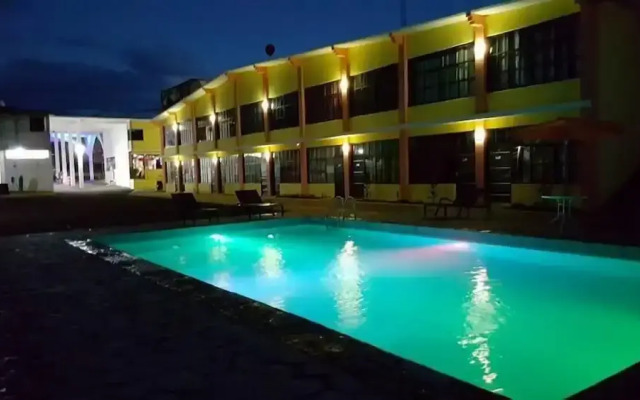 Hotel Fiesta Nueva Italia Inn