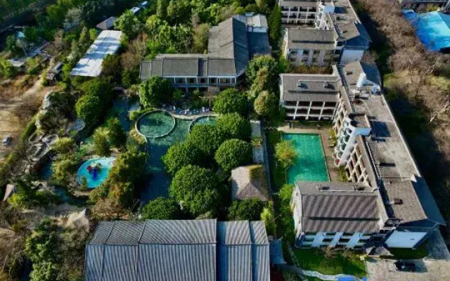 Putuoquan Hot Spring Resort