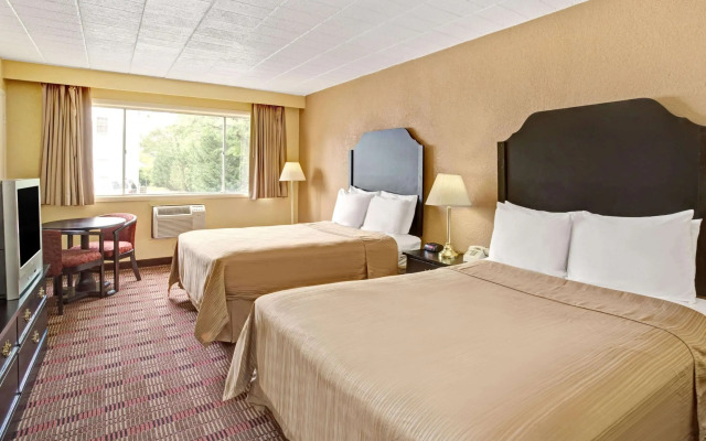 Howard Johnson by Wyndham Pikesville