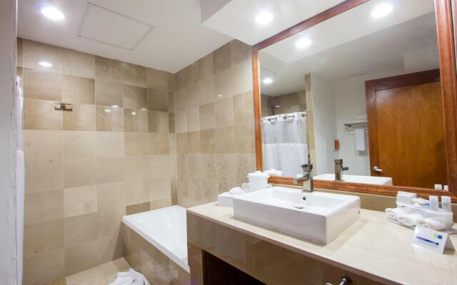 Holiday Inn Express Nuevo Laredo by IHG