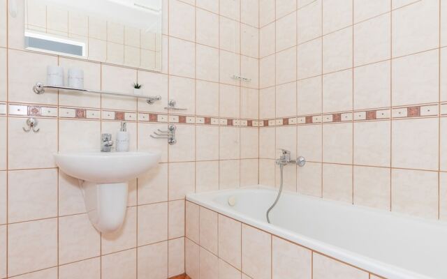 Apartments Malczewskiego 7 by Renters