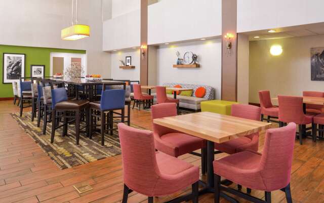 Hampton Inn & Suites Wilmington