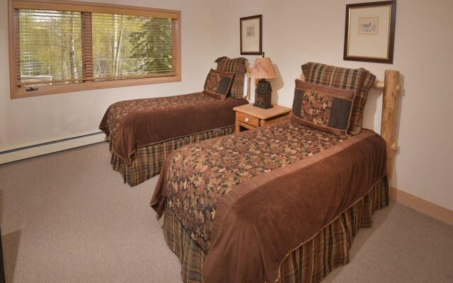 3br Slopeside Beaver Creek  Ski-in, Sleeps 10 3 Bedroom Townhouse by RedAwning