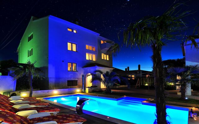 Apartment Tomo - open pool and pool for children: A4 Sukosan, Zadar riviera