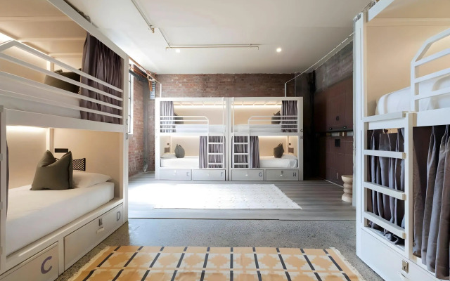 The Village Melbourne - Hostel