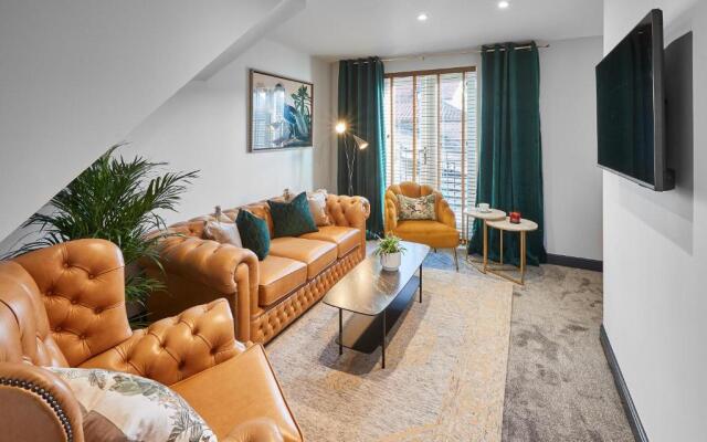 Host Stay The Nest Black Swan Mews