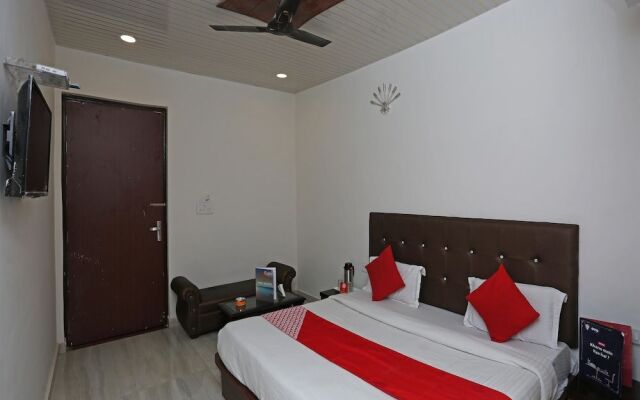 Oyo 15839 Hotel Queen Palace