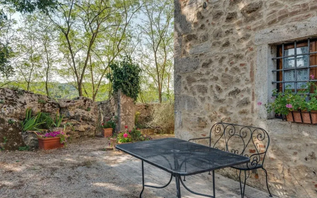 Scenic Apartment in Rapolano Terme with Swimming Pool