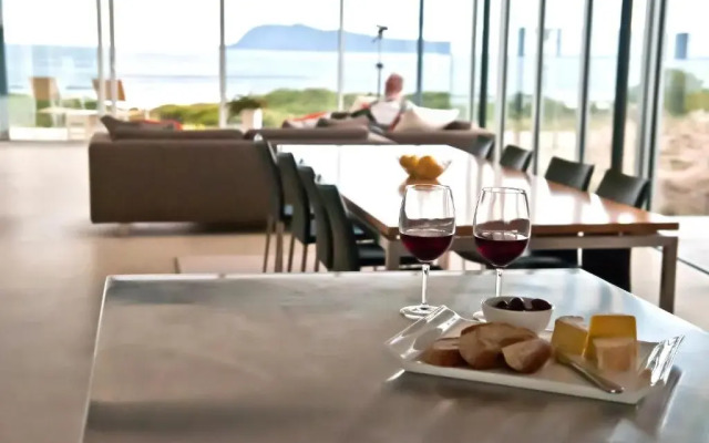 Cloudy Bay Beach House