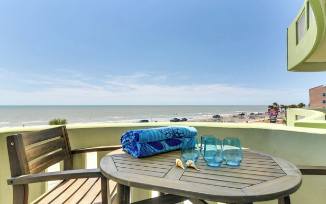 Oceanfront Galveston Condo in Amazing Location!