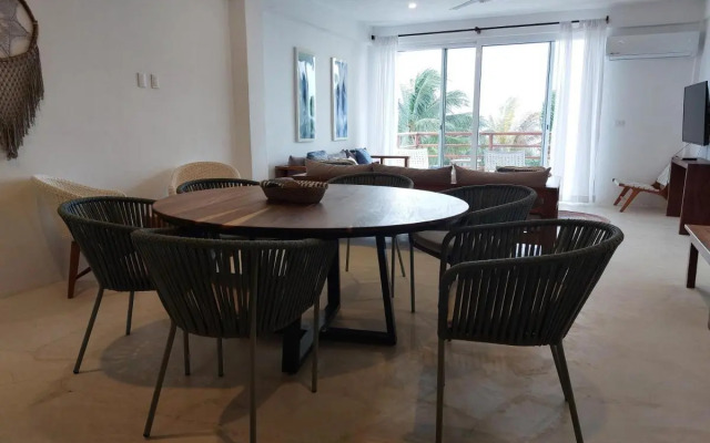 Noah Beach Hotel & Suites