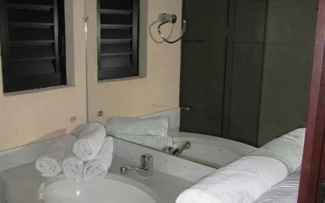 Picasso Flat