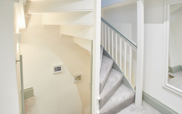 Threadneedle Cottage