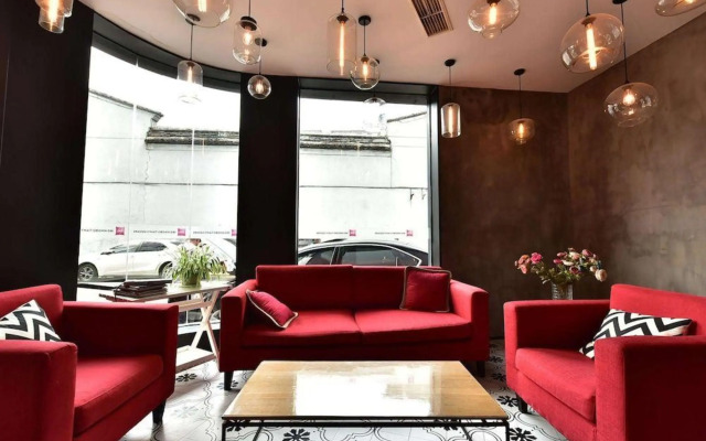 Ibis Ningbo Tianyi Square