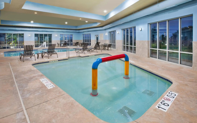 Holiday Inn Express And Suites Milwaukee Nw Park Place by IHG