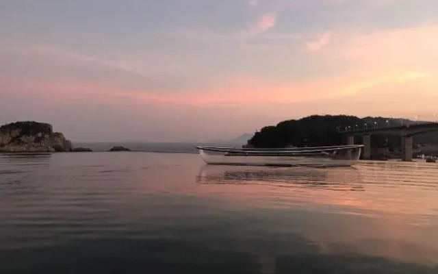 Zuoshe Linghai Boutique Hotel