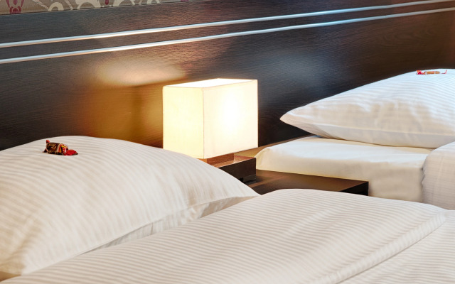 Iris Aparthotel