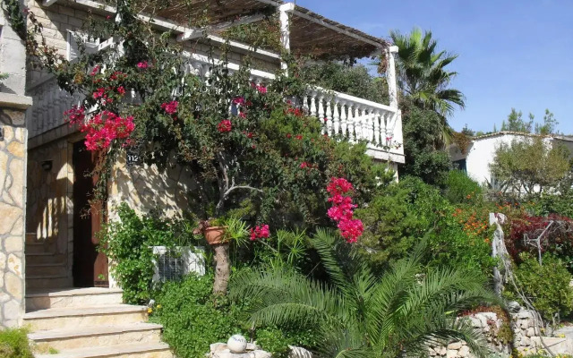 Apartments Uskok