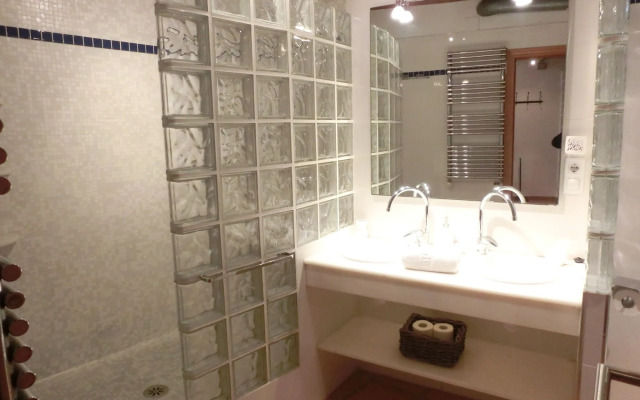 Total Valencia Elegance