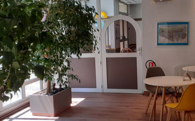 EGG HOTEL - HOTEL LES GENS DE MER Dieppe