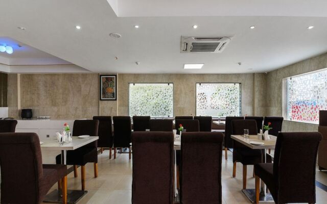 Capital O 29581 Rohini Jazz