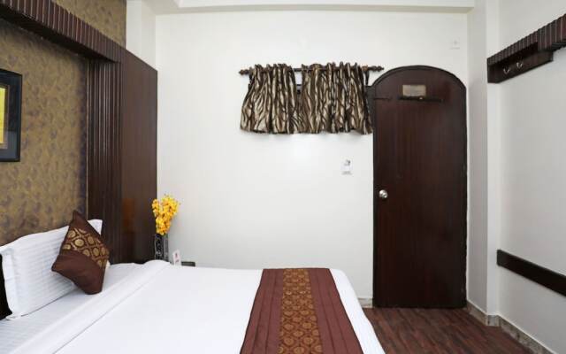 Oyo 11599 Hotel Hi Life