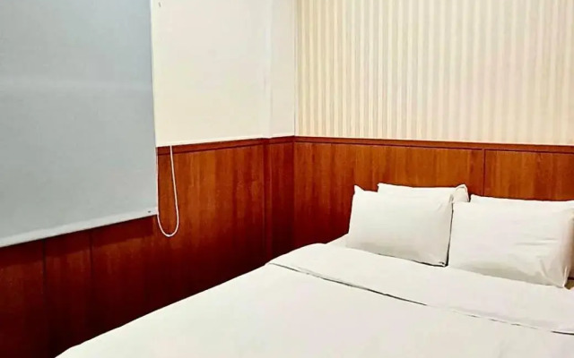 Yinglun Hotel