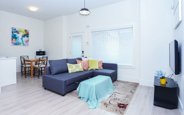 Tasteful 2 Bedroom Suite near Marine Gateway by Elevate Rooms