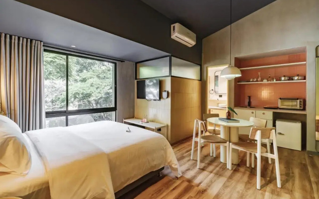 The Somos Flats Provenza