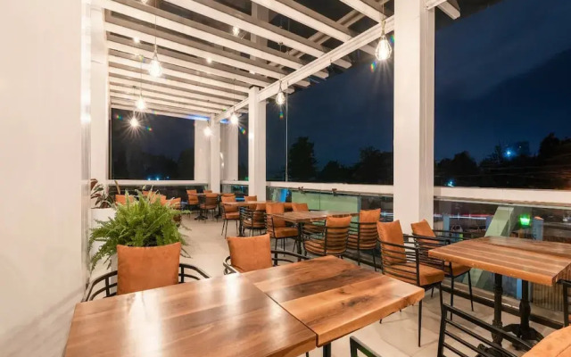 Maa Hotel and Suites