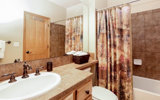 100 Deer Track Court House