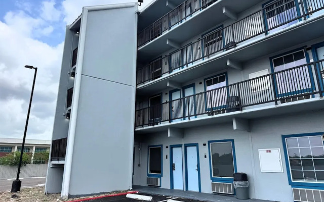Super 8 by Wyndham Corpus Christi Airport