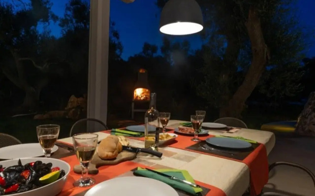 Traditional Trullo la Specchia