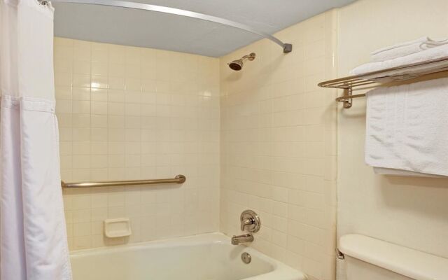 Days Inn by Wyndham Jacksonville South Memorial Hospital