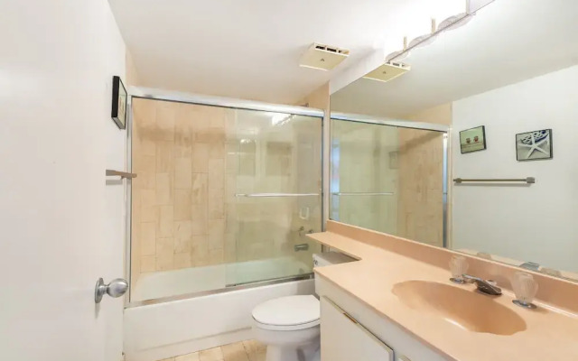3 Bedroom Condo With Stunning Balcony View