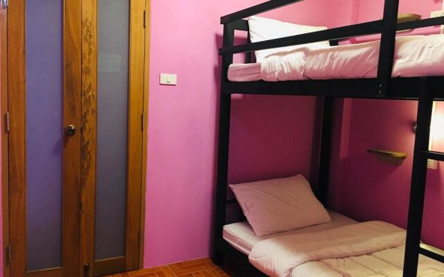 Your Hostel at Chiang Mai - Adults Only