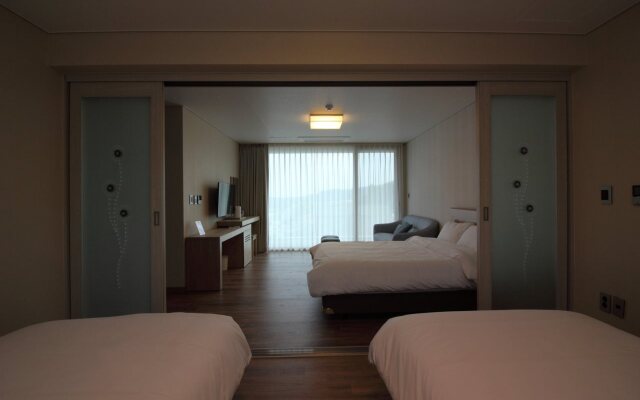 Suave Hotel