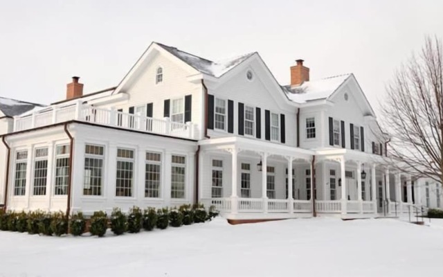 The Quogue Club