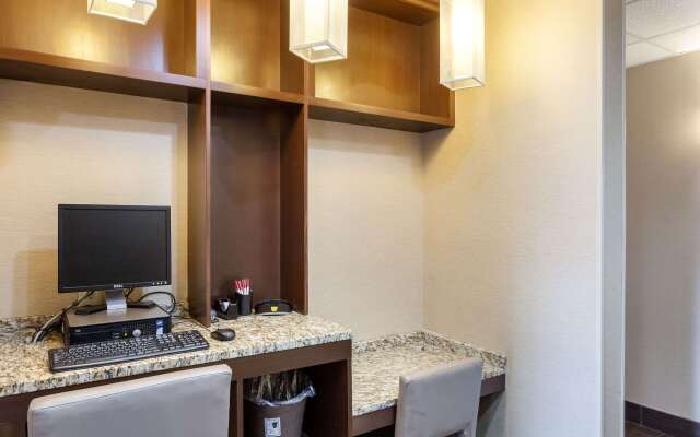 Comfort Suites Lincoln North